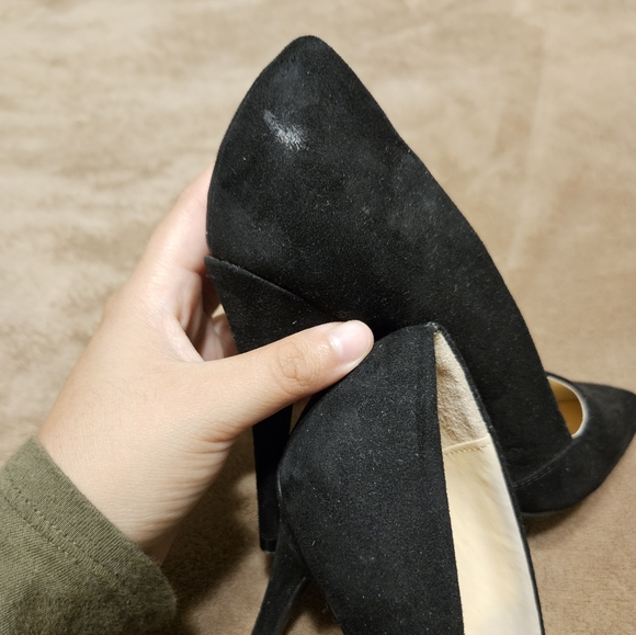 Guess Pointy Toe Heels/Pumps - Picture 5 of 5